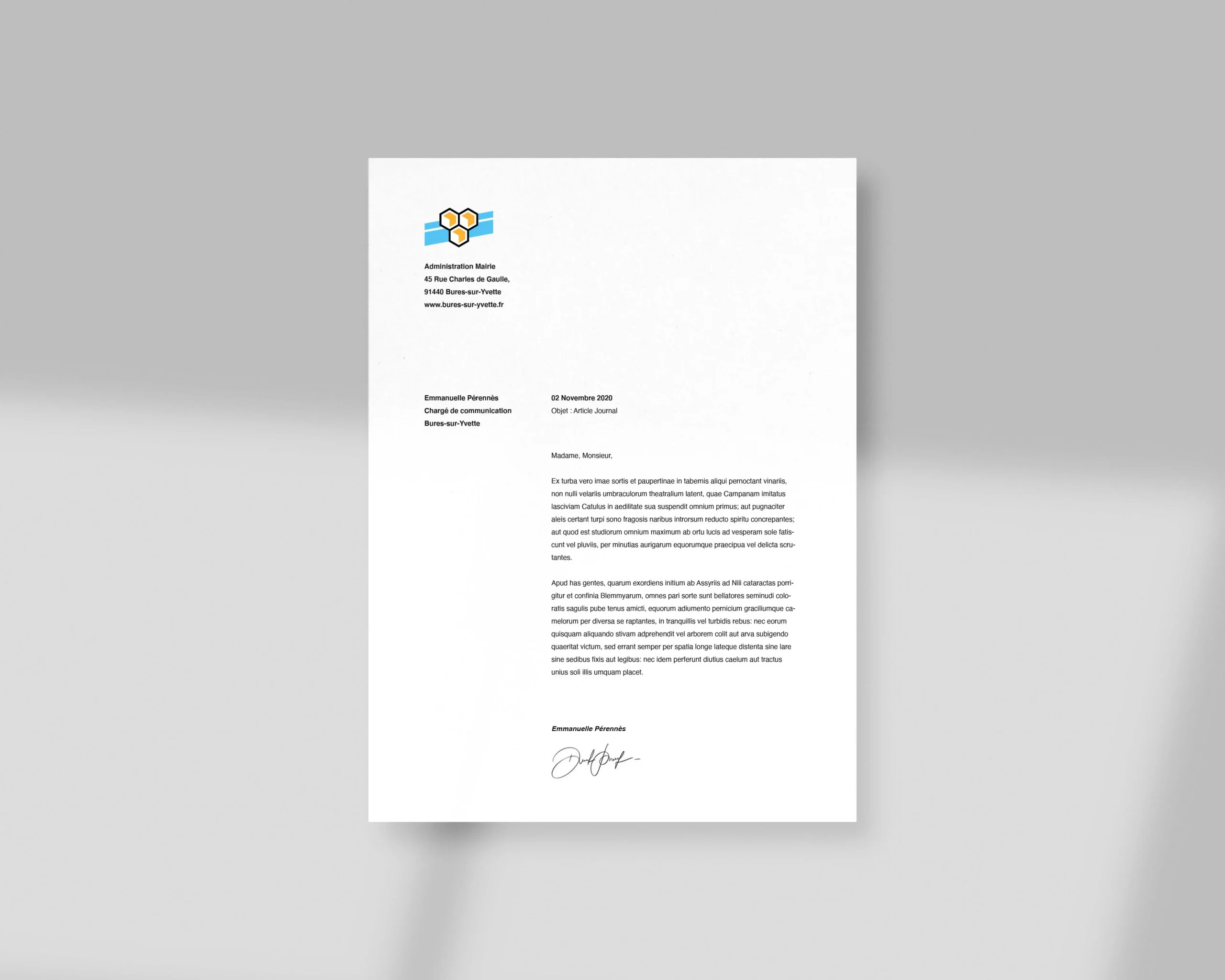 Papier A4 avec la mise en page associée réalisée pour la ville (logotype, en tête et disposition des textes courants)