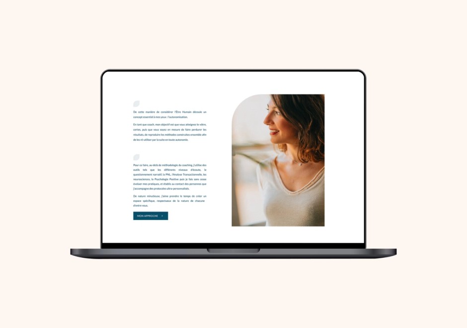 Page du site de CNM Coaching affichée sur un ordinateur portable