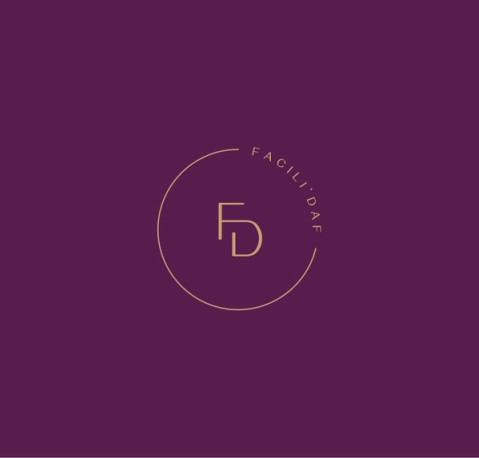 Emblème rond de Facili’DAF sur fond violet