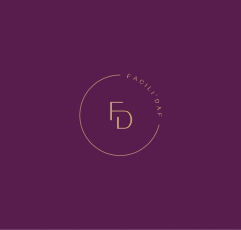 Emblème rond de Facili’DAF sur fond violet