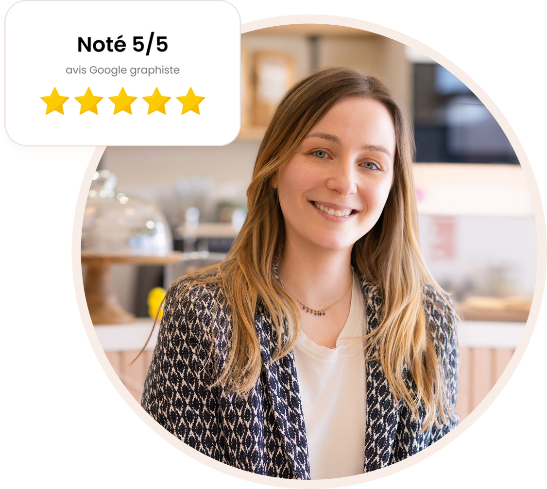 Portrait de Raphaëlle, graphiste, avec sa note Google de 5 sur 5